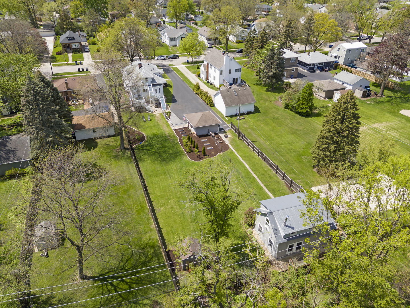 443 S Summit Avenue, Villa Park, IL 60181