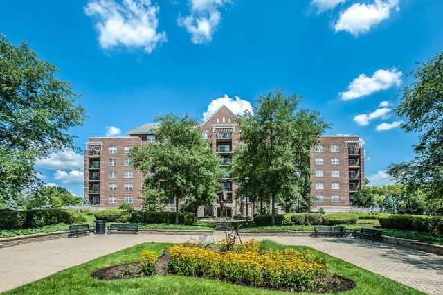 410 W Mahogany Court #512, Palatine, IL 60067