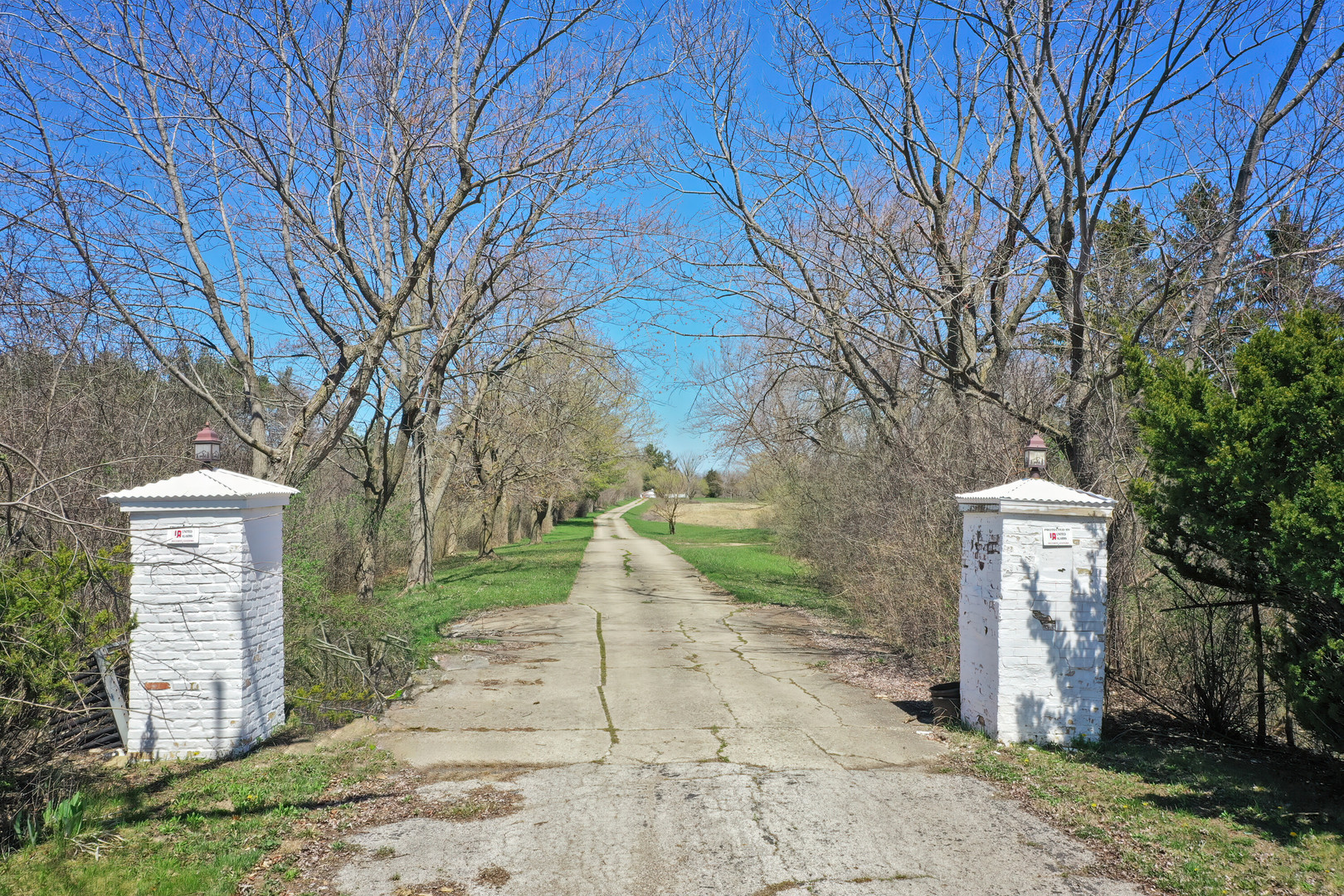 17230 W Il Route 173, Old Mill Creek, IL 60083