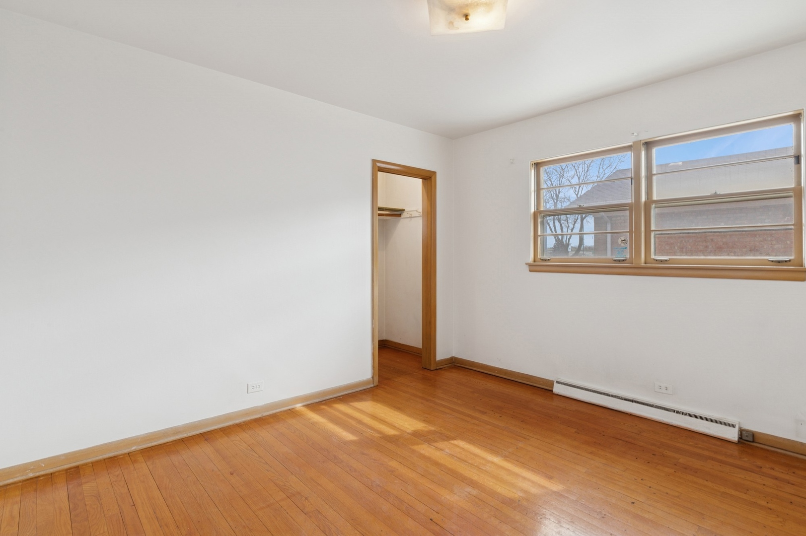 8746 N Ozark Avenue, Niles, IL 60714