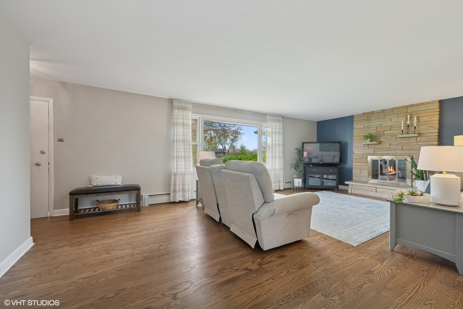 1112 N Perry Drive, Palatine, IL 60067