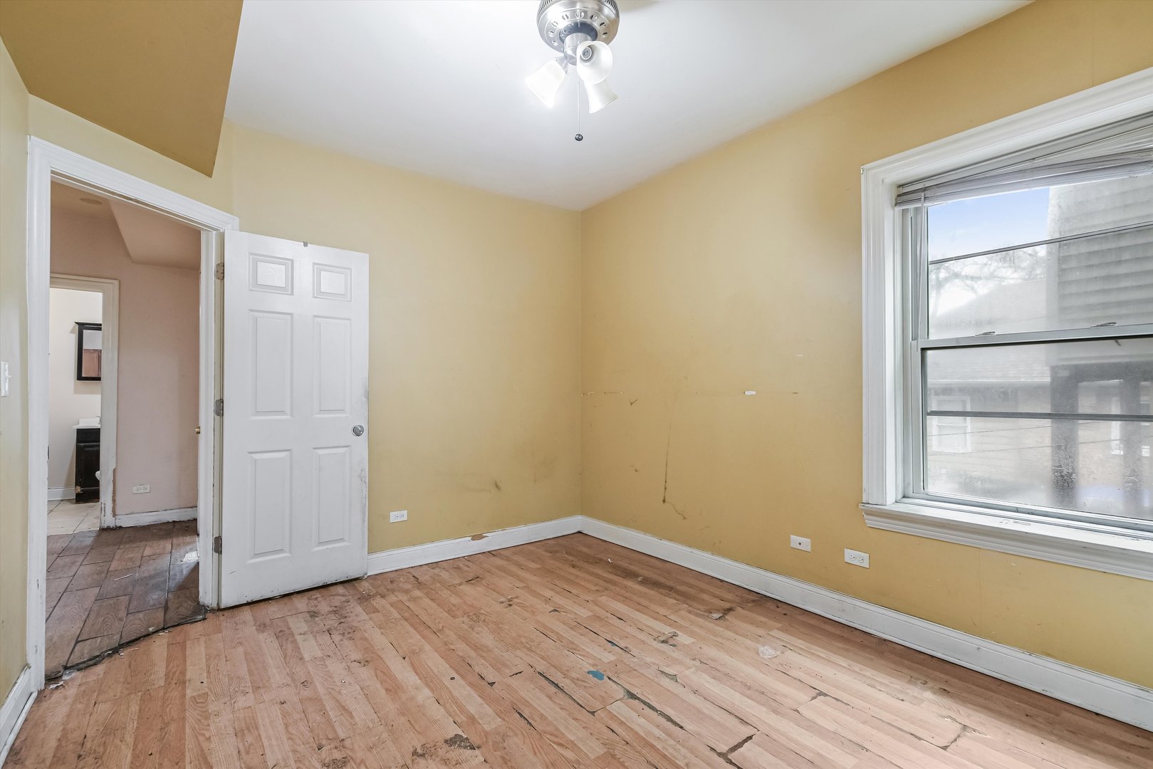 7440 S Jeffery Boulevard, Chicago, IL 60649