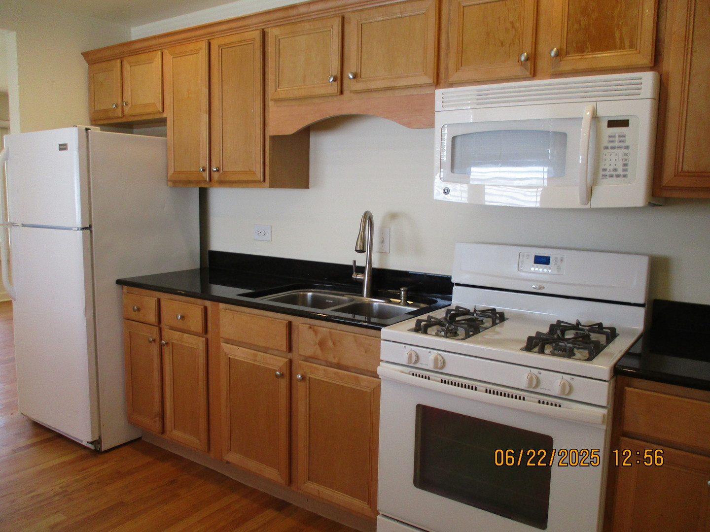9024 S 51st Avenue, Oak Lawn, IL 60453