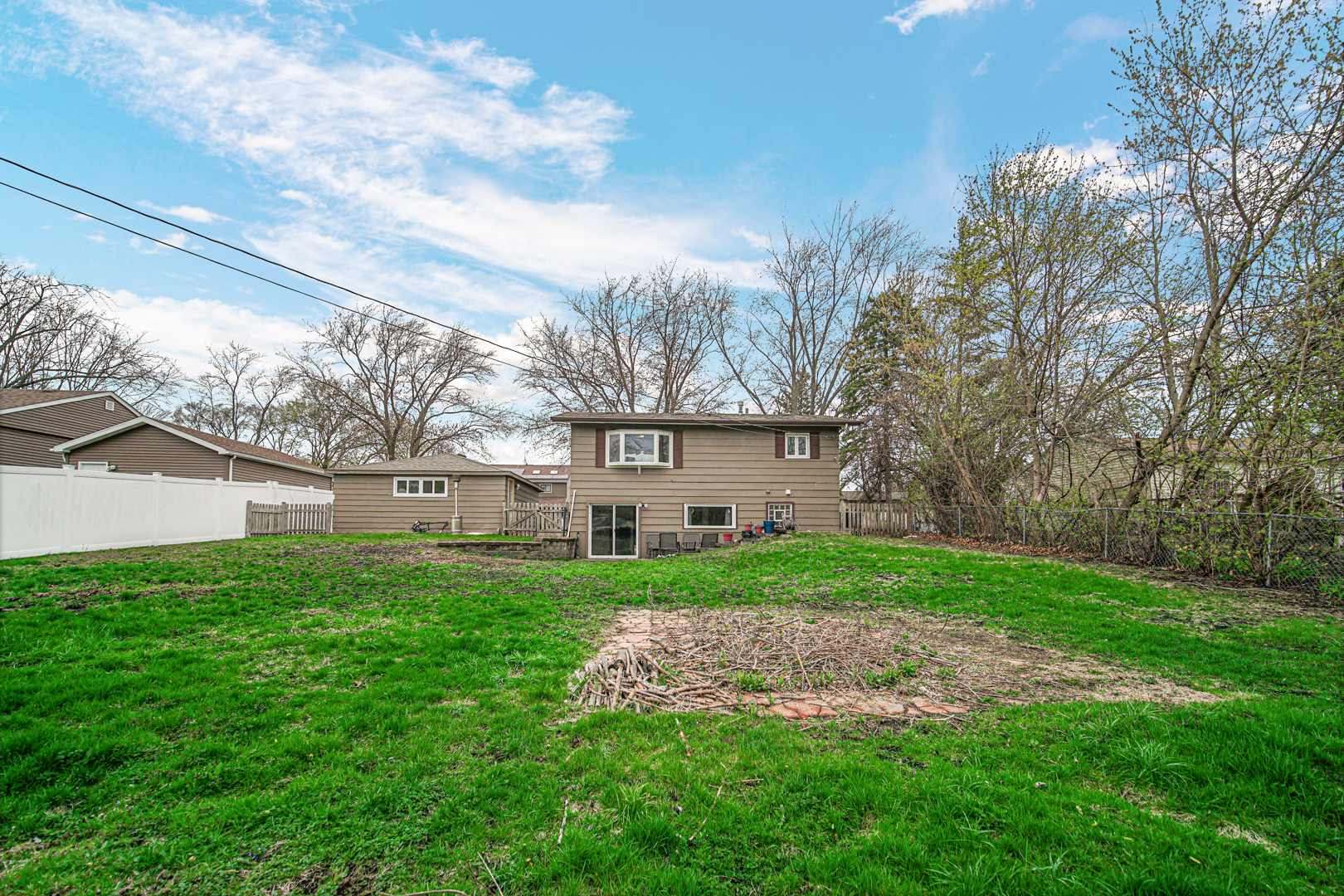 654 Marine Drive, Wauconda, IL 60084