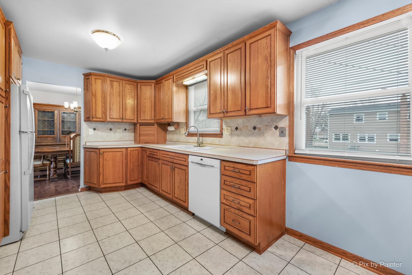 1809 W Locust Lane, Mount Prospect, IL 60056