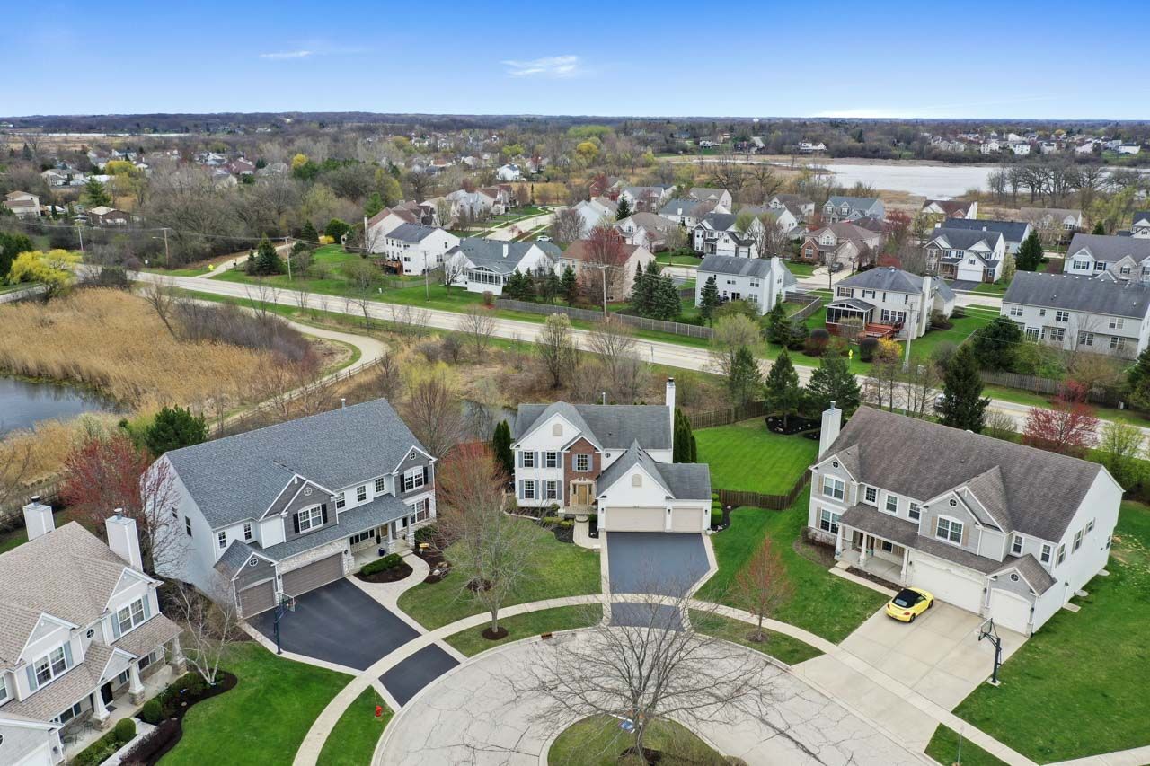1812 Northwood Court, Wauconda, IL 60084