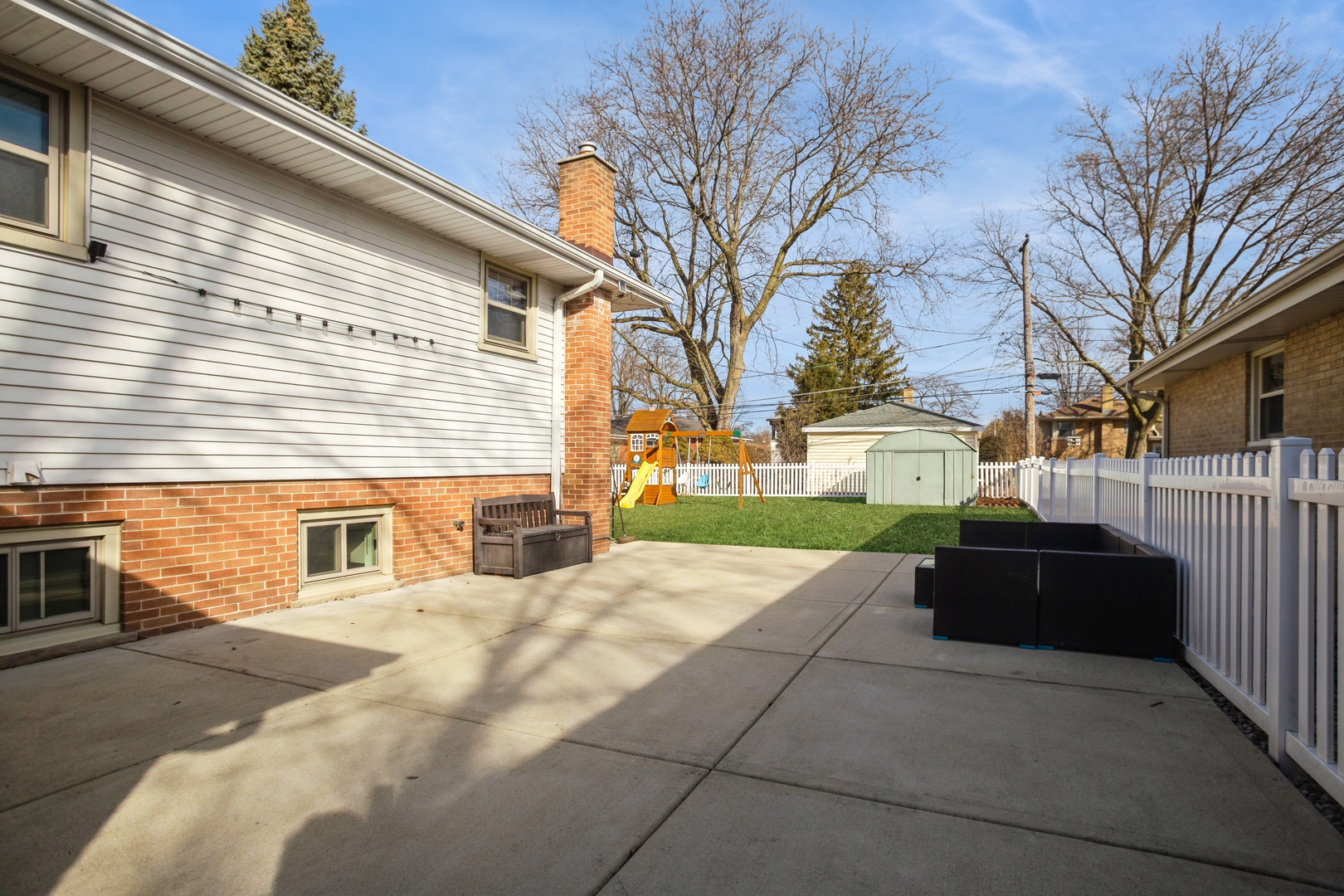 1220 PETERSON Avenue, Park Ridge, IL 60068
