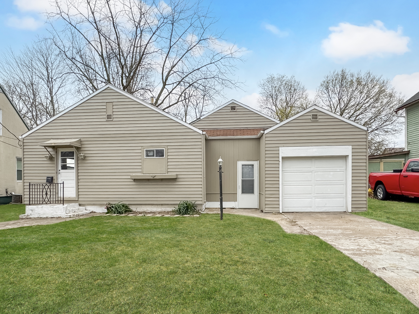 305 S Chestnut Street, Princeton, IL 61356