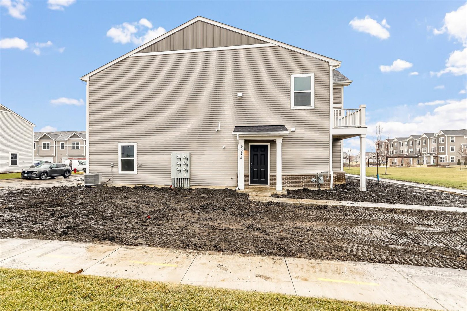 251 Kingsport Drive, South Elgin, IL 60177