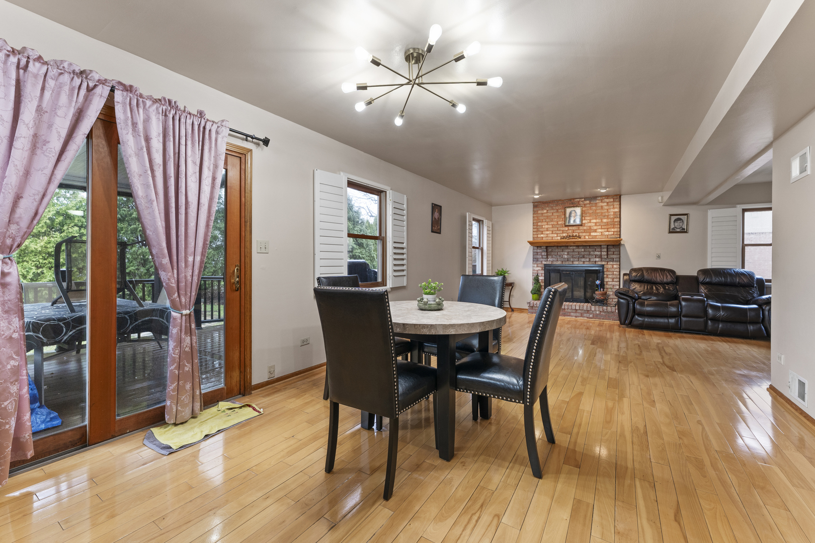 265 Windsor Avenue, Wood Dale, IL 60191