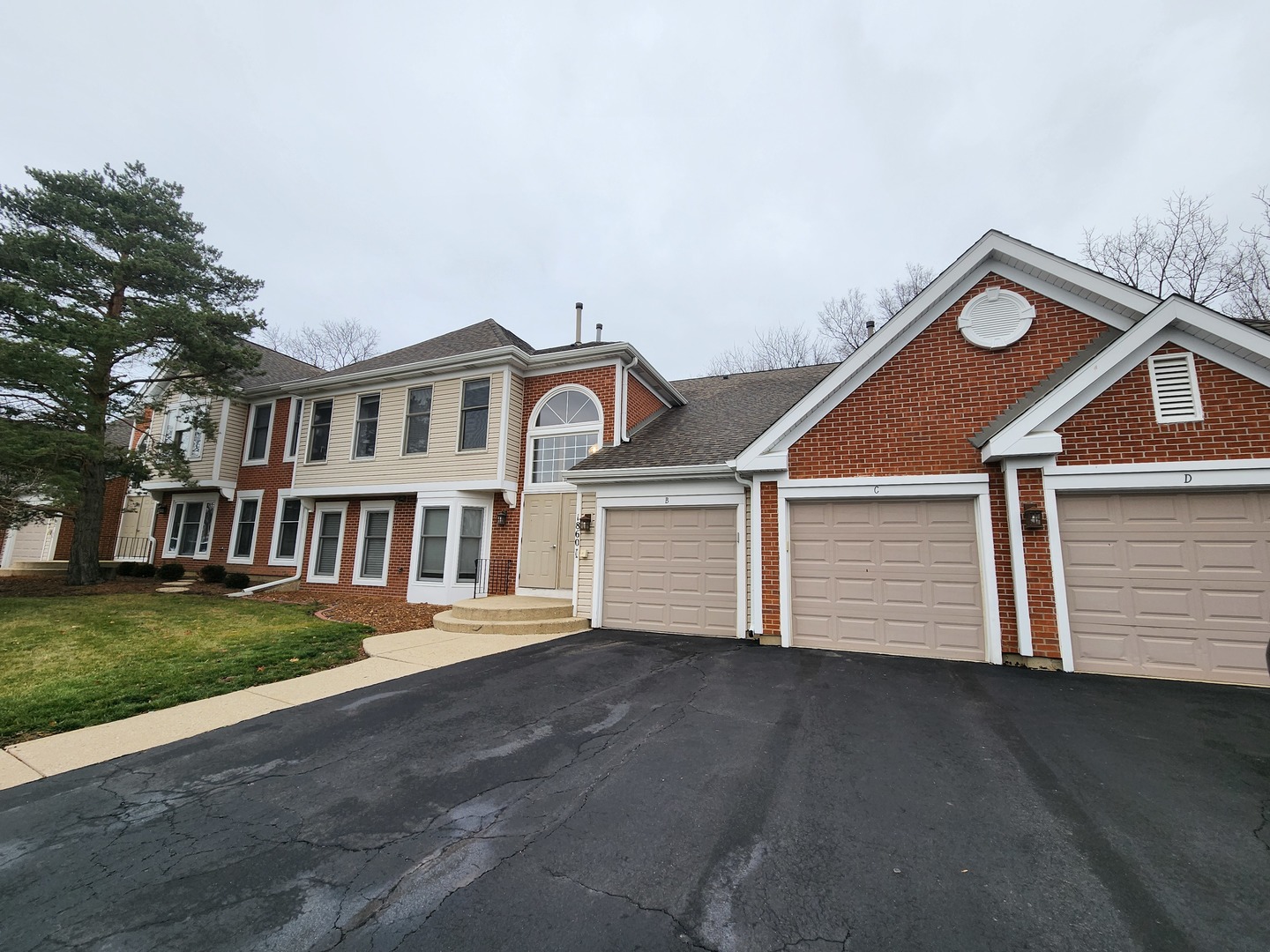 1860 Fox Run Drive #A, Elk Grove Village, IL 60007