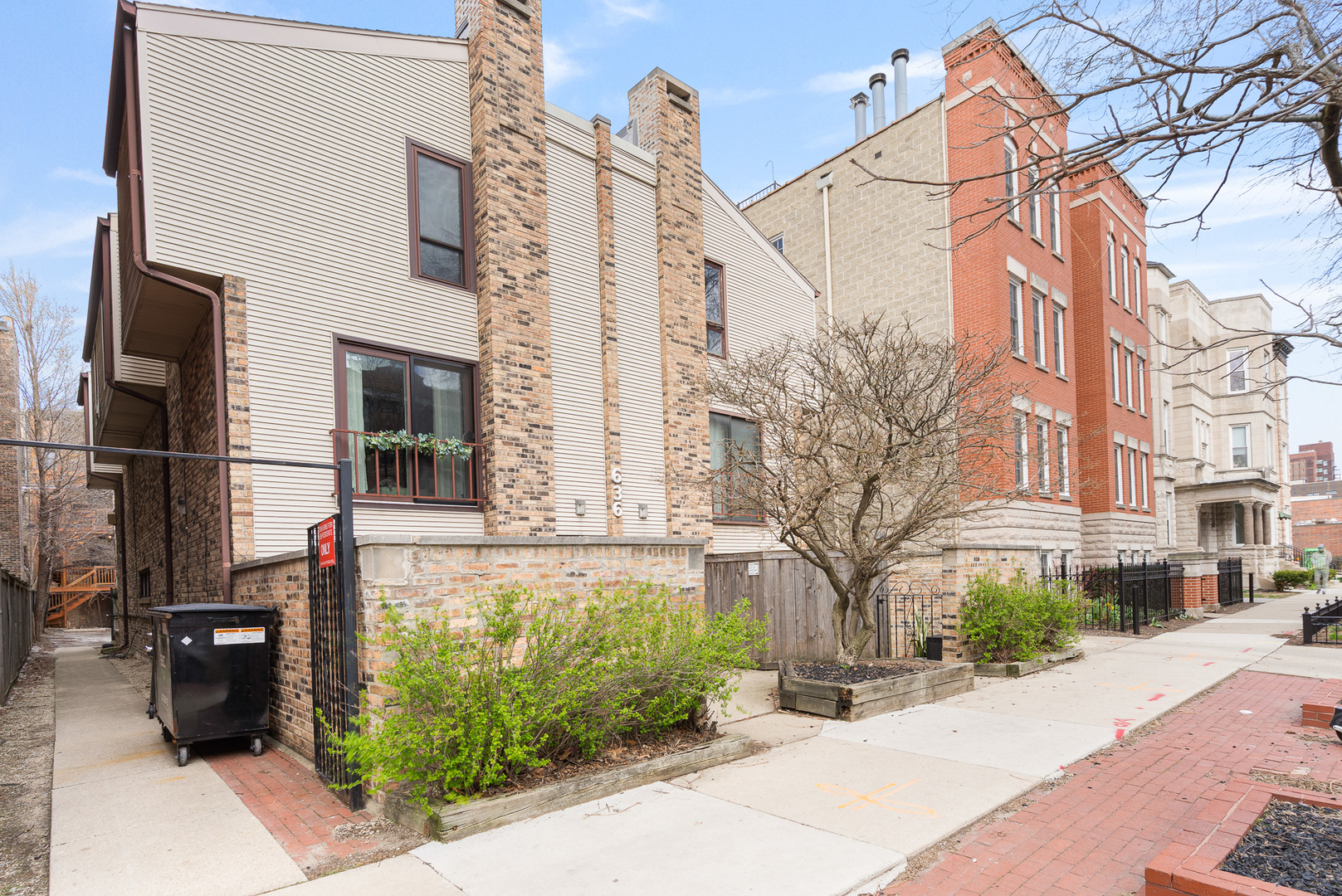 636 W Buckingham Place #E, Chicago, IL 60657