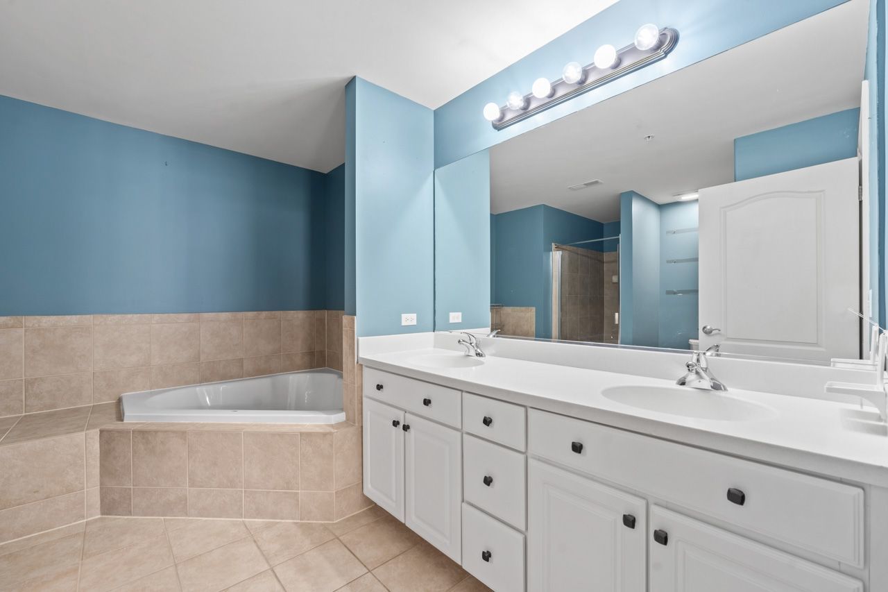 1 Itasca Place #111, Itasca, IL 60143