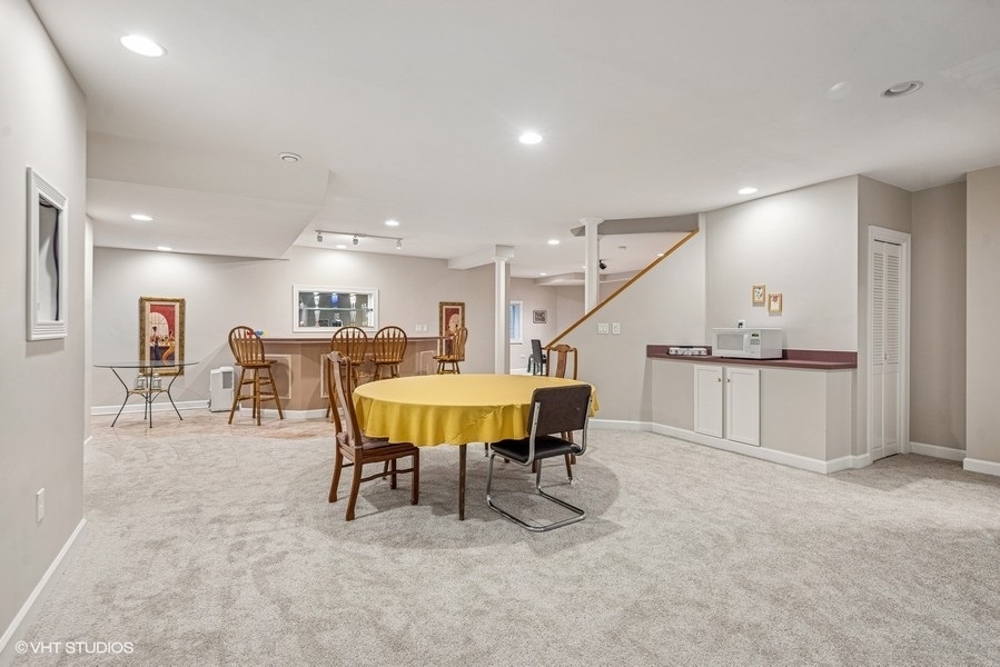 812 Timber Ridge Court, Westmont, IL 60559