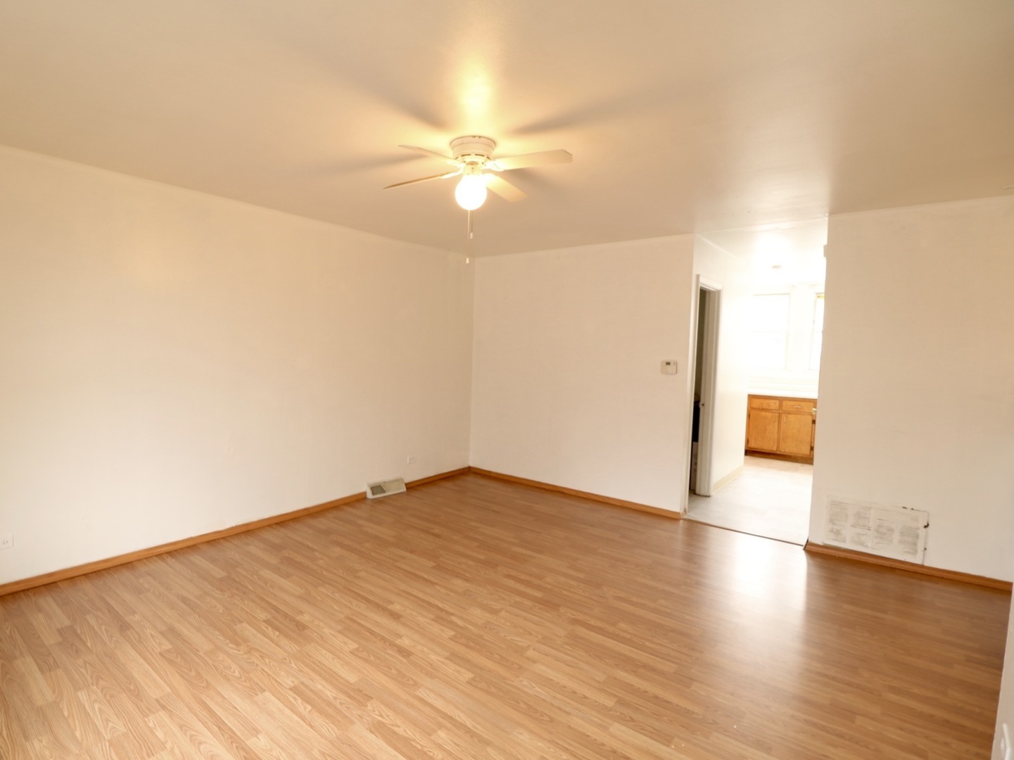 1370 FARGO Avenue #E, Des Plaines, IL 60018