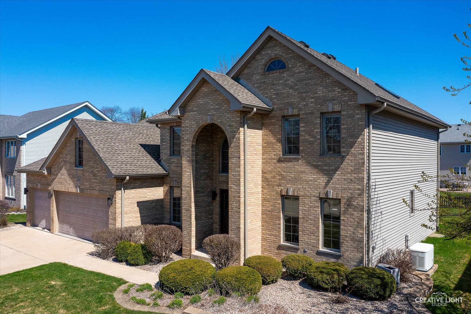 406 Camden Circle, Oswego, IL 60543