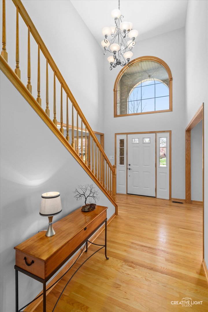 406 Camden Circle, Oswego, IL 60543