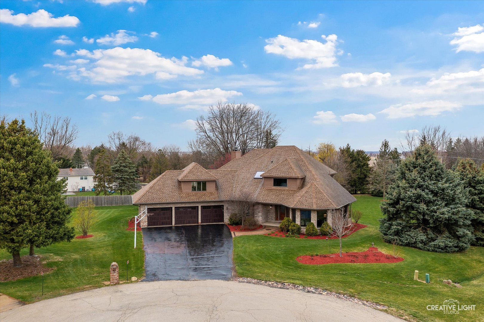 17 Red Hawk Court, Oswego, IL 60543