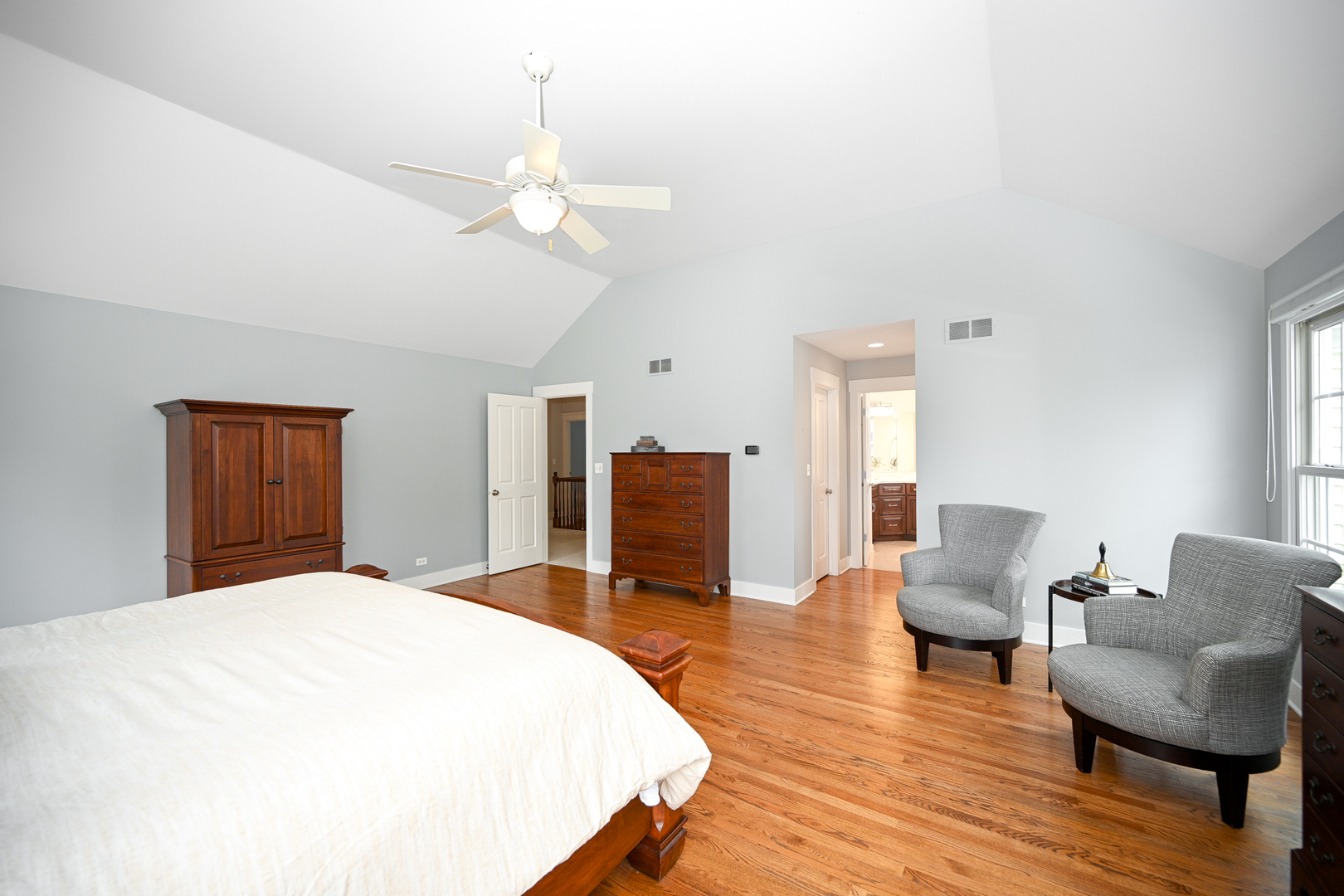 439 Bryant Avenue, Glen Ellyn, IL 60137