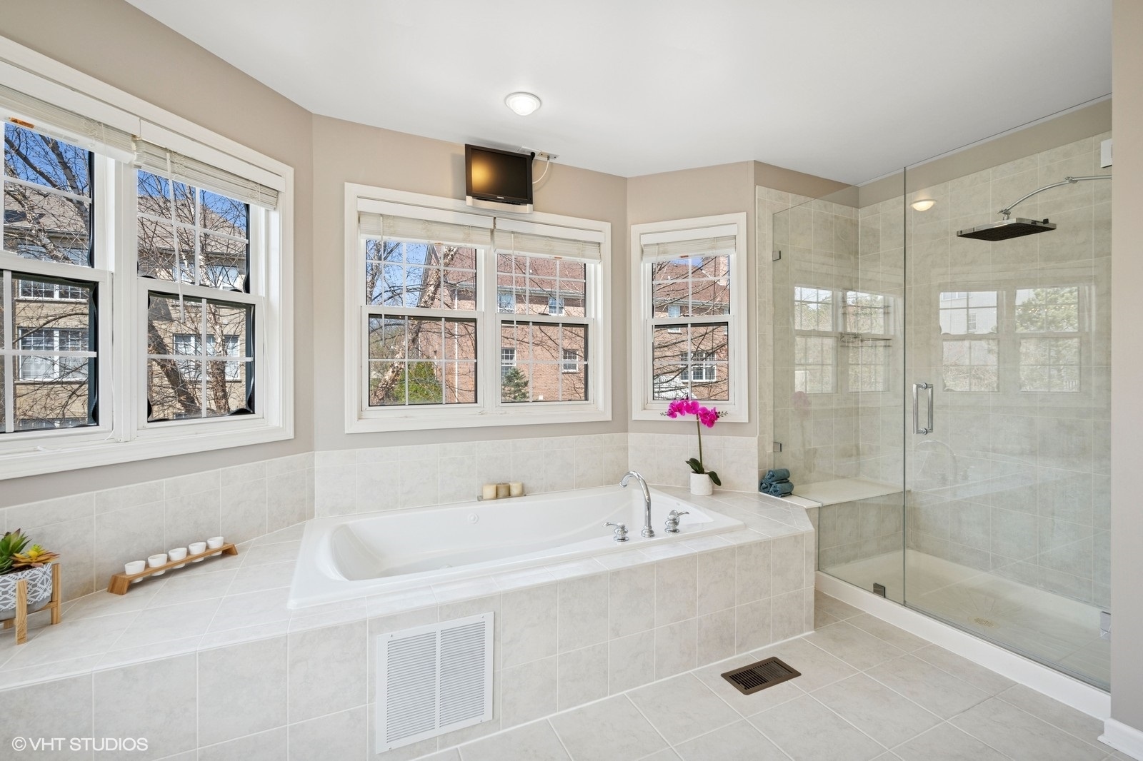 484 W Haleys Hill Court, Palatine, IL 60074