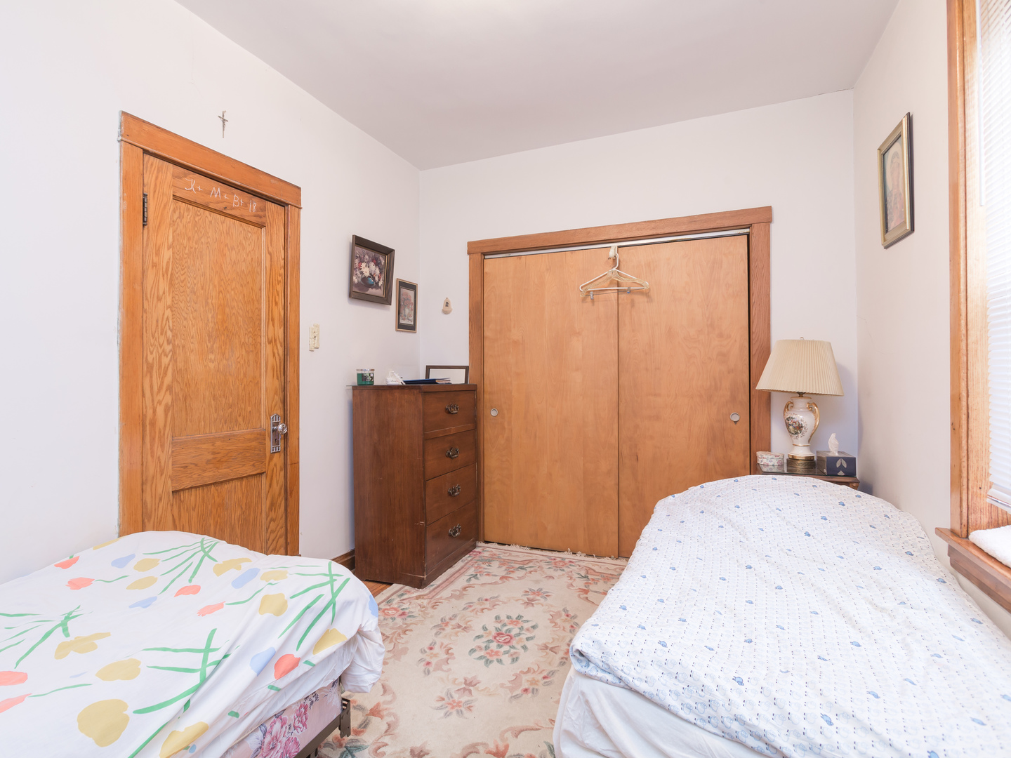 4249 W Melrose Street, Chicago, IL 60641