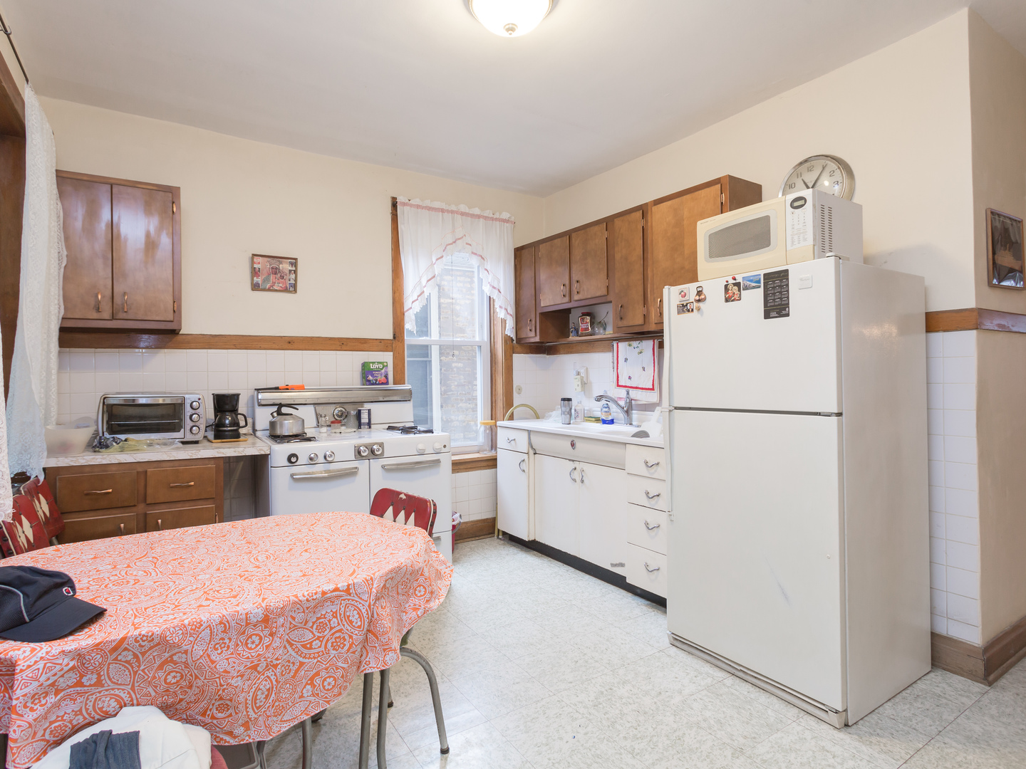 4249 W Melrose Street, Chicago, IL 60641