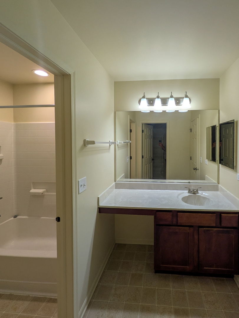1663 Cesario Drive, Hampshire, IL 60140