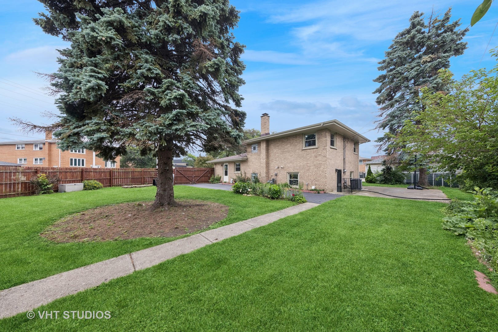 8800 44th Place, Brookfield, IL 60513