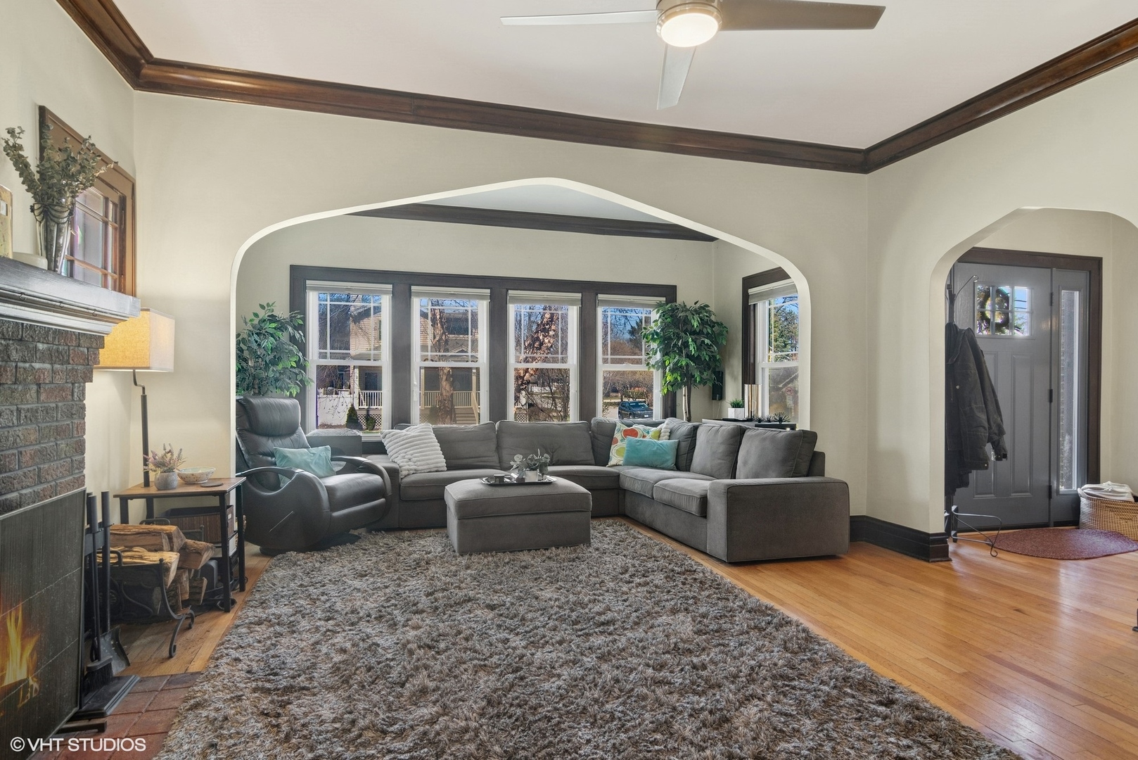 335 W Palatine Road, Palatine, IL 60067