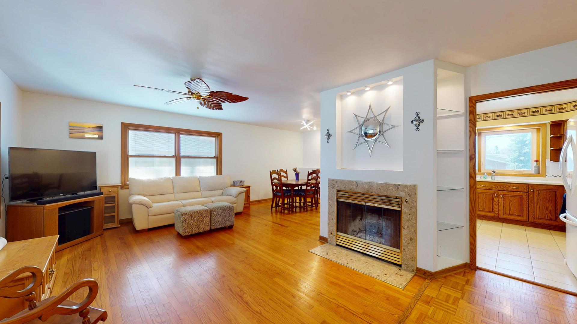 1413 E Euclid Avenue, Arlington Heights, IL 60004