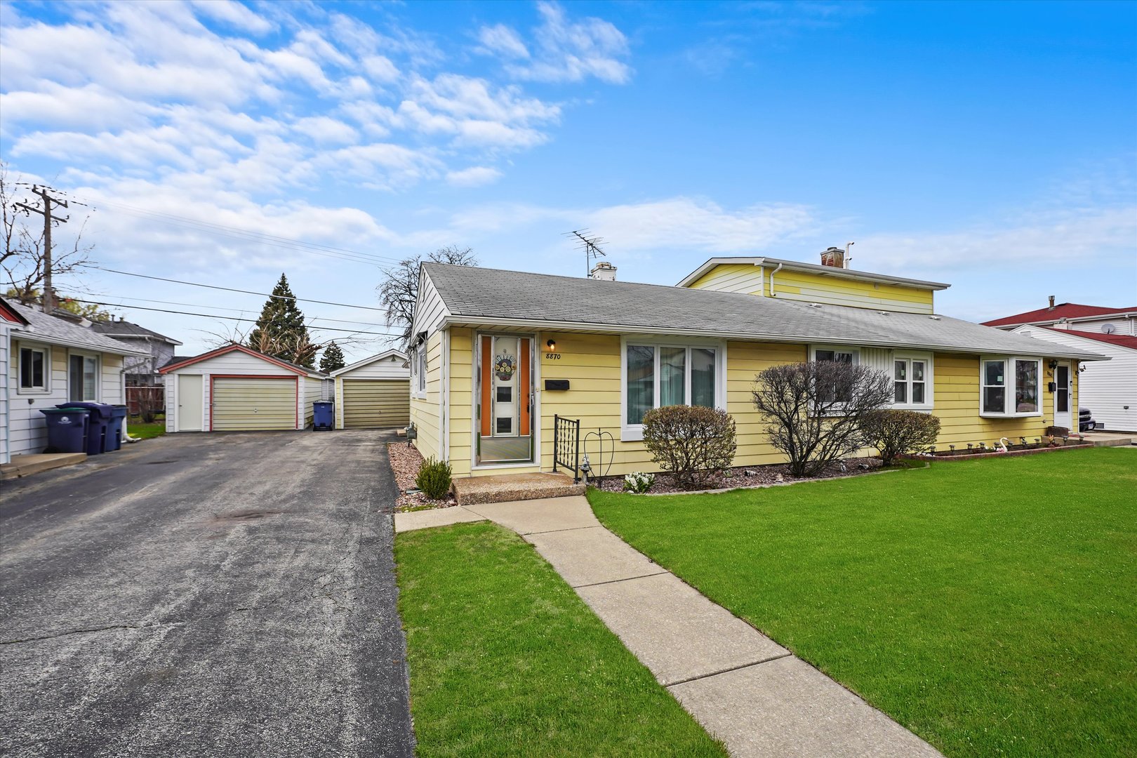 8870 S Corcoran Road, Hometown, IL 60456