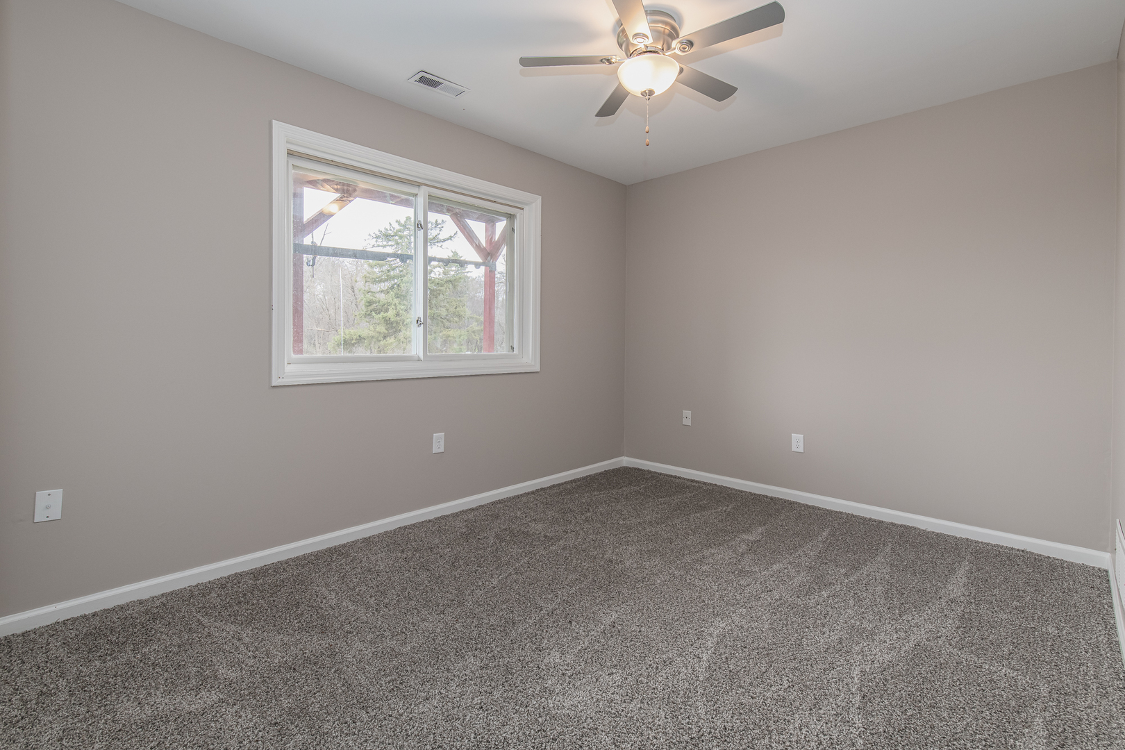 27517 W Ashland Avenue, Spring Grove, IL 60081