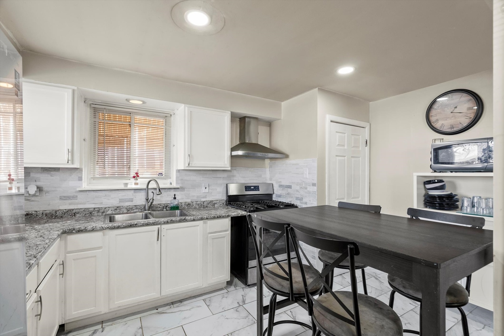 7836 S Christiana Avenue, Chicago, IL 60652