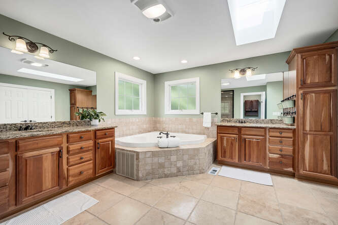 808 Maple Avenue, Downers Grove, IL 60515