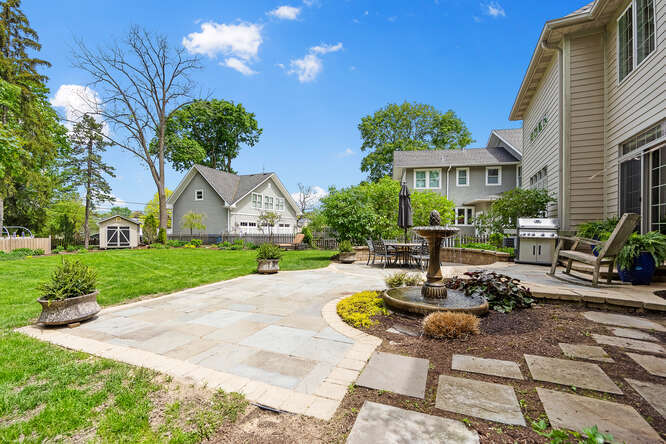 808 Maple Avenue, Downers Grove, IL 60515