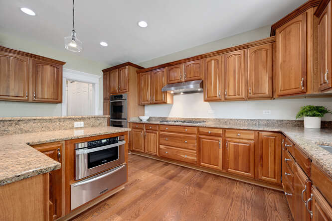 808 Maple Avenue, Downers Grove, IL 60515