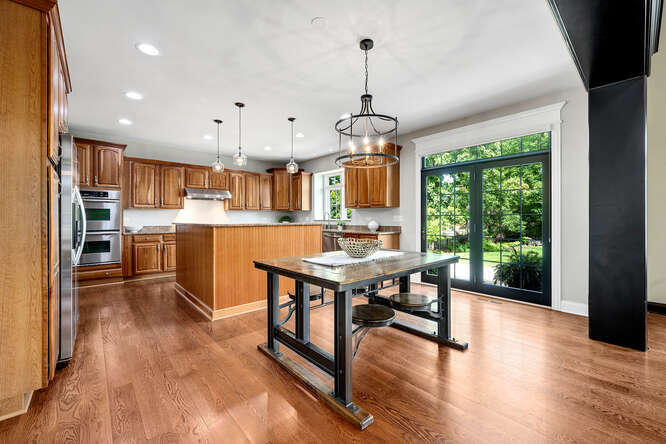 808 Maple Avenue, Downers Grove, IL 60515