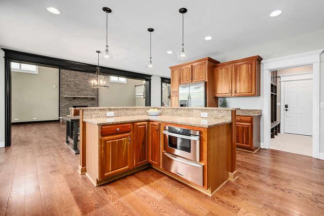 808 Maple Avenue, Downers Grove, IL 60515