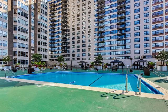 525 W HAWTHORNE Place #2608, Chicago, IL 60657