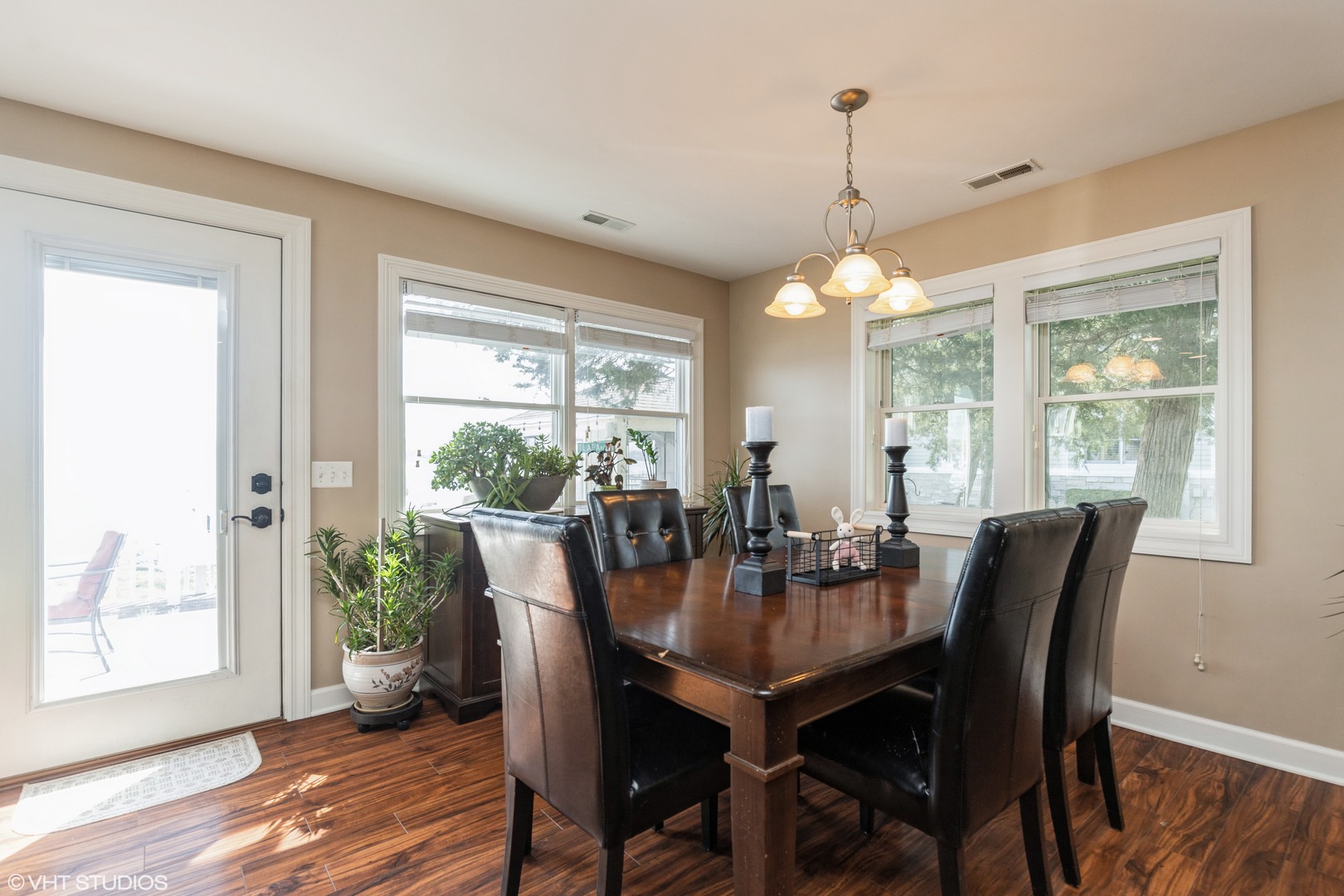 25809 W Lake Street, Wauconda, IL 60084