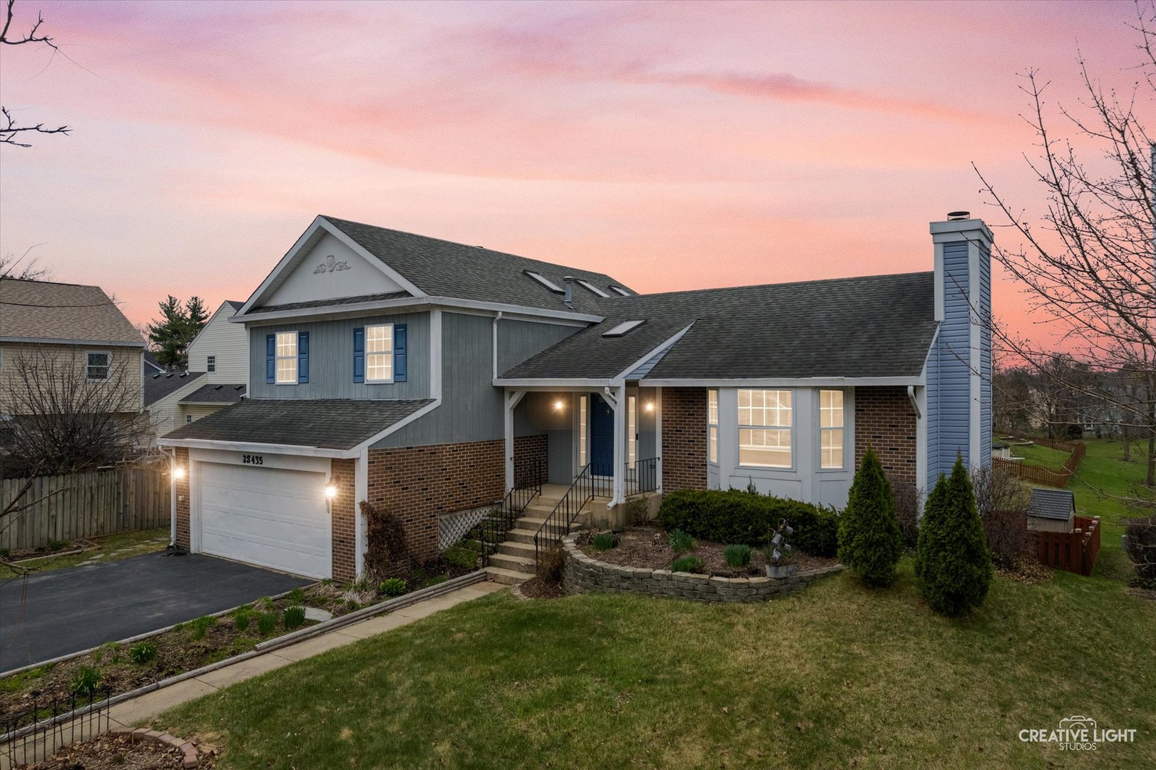 2s435 River Oaks Drive, Warrenville, IL 60555