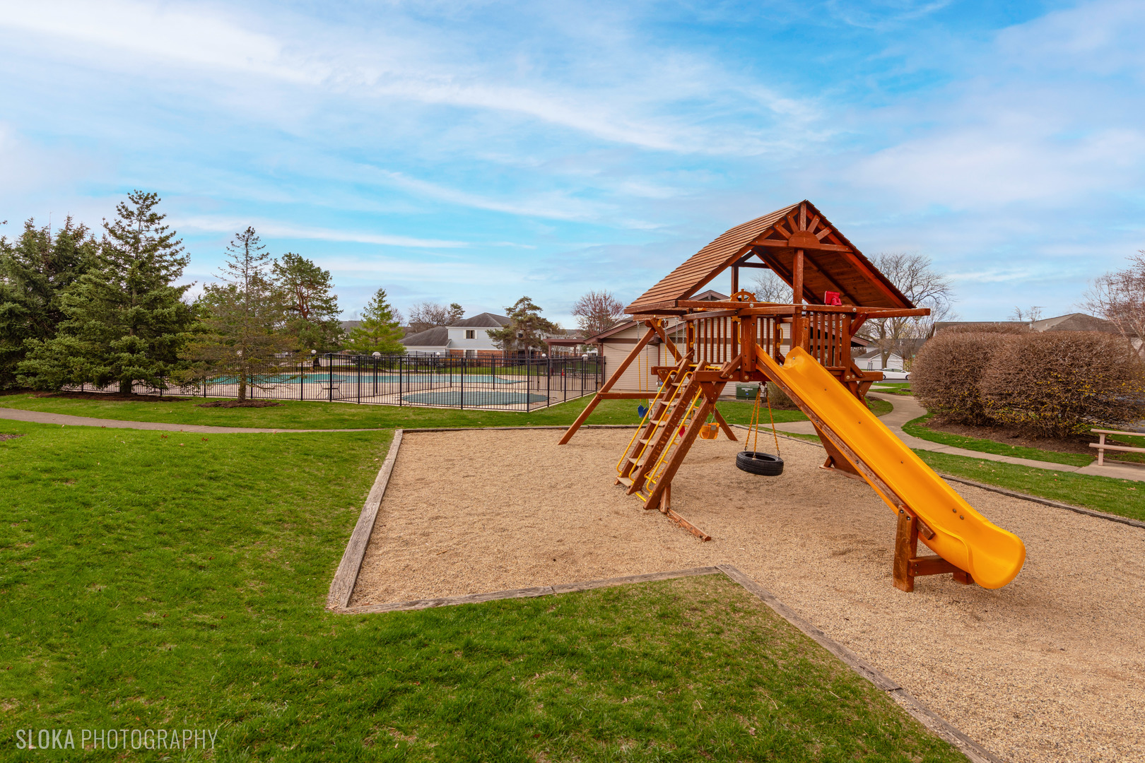 322 Woodbury Court #1A, Schaumburg, IL 60193