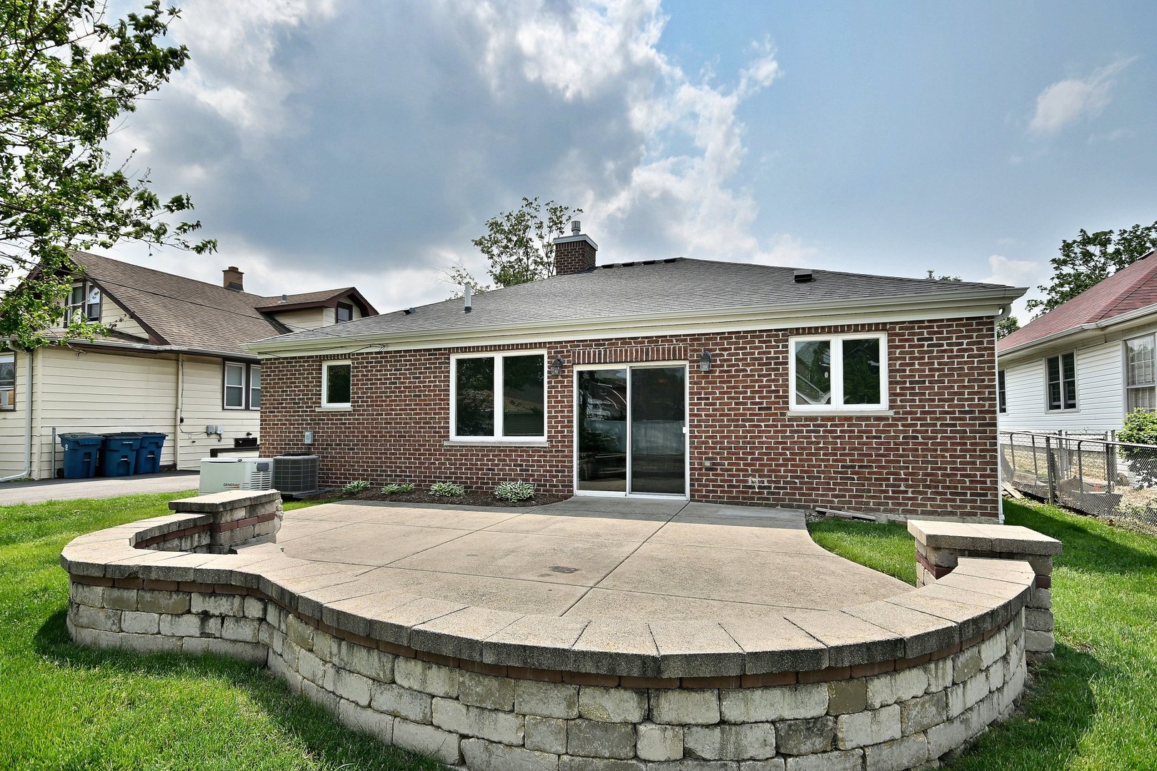 315 N Ridgeland Avenue, Elmhurst, IL 60126