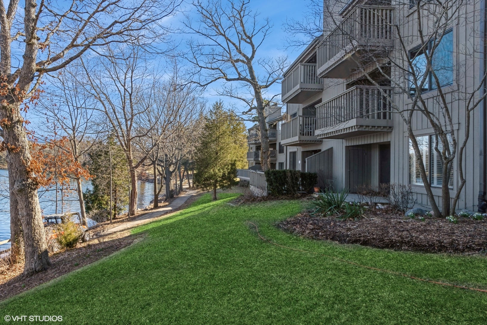 141 Shoreline Road #C, Lake Barrington, IL 60010