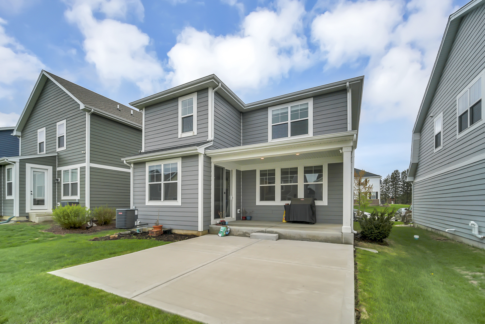 34 Commons Circle, Hawthorn Woods, IL 60047