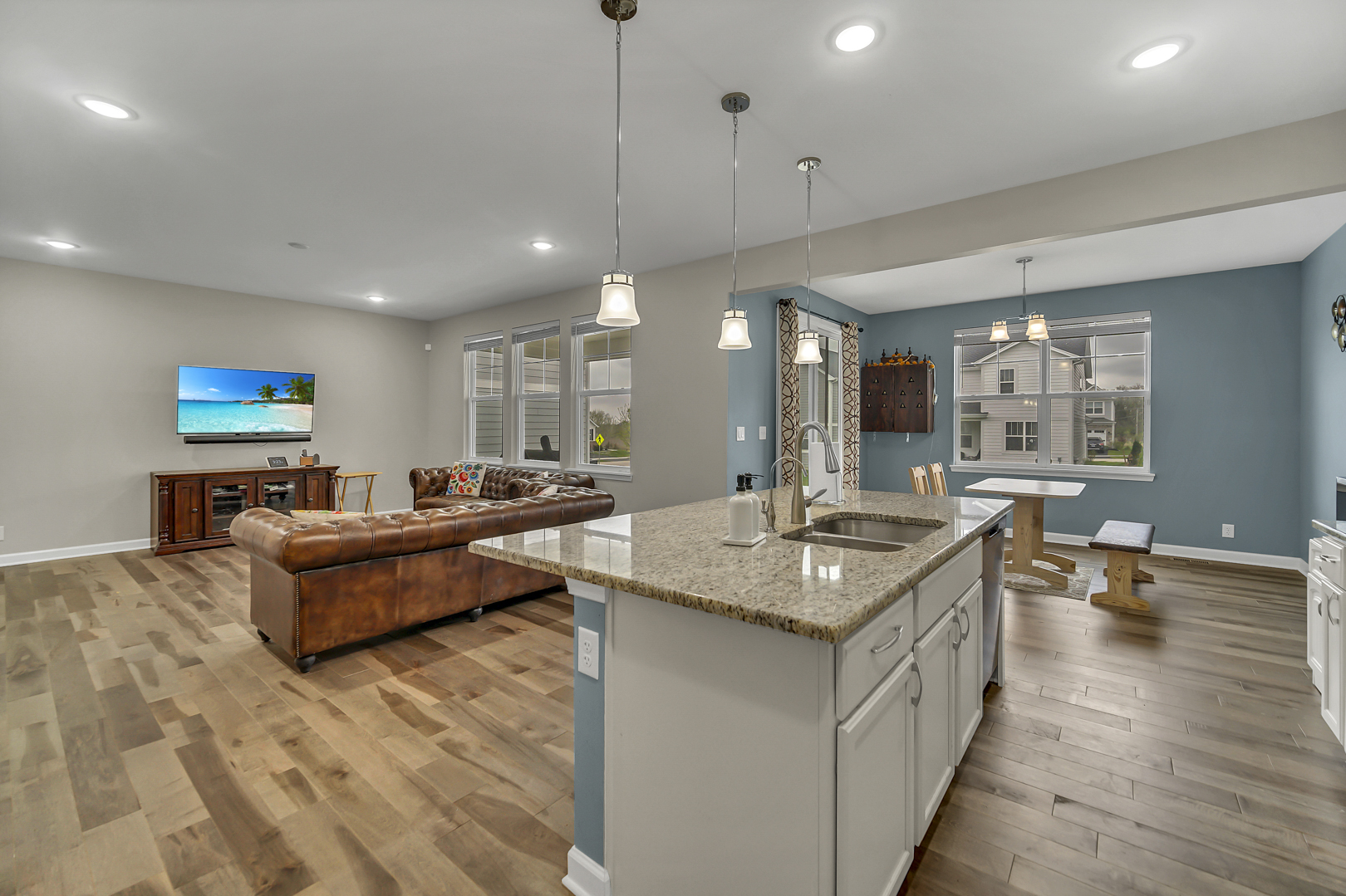34 Commons Circle, Hawthorn Woods, IL 60047