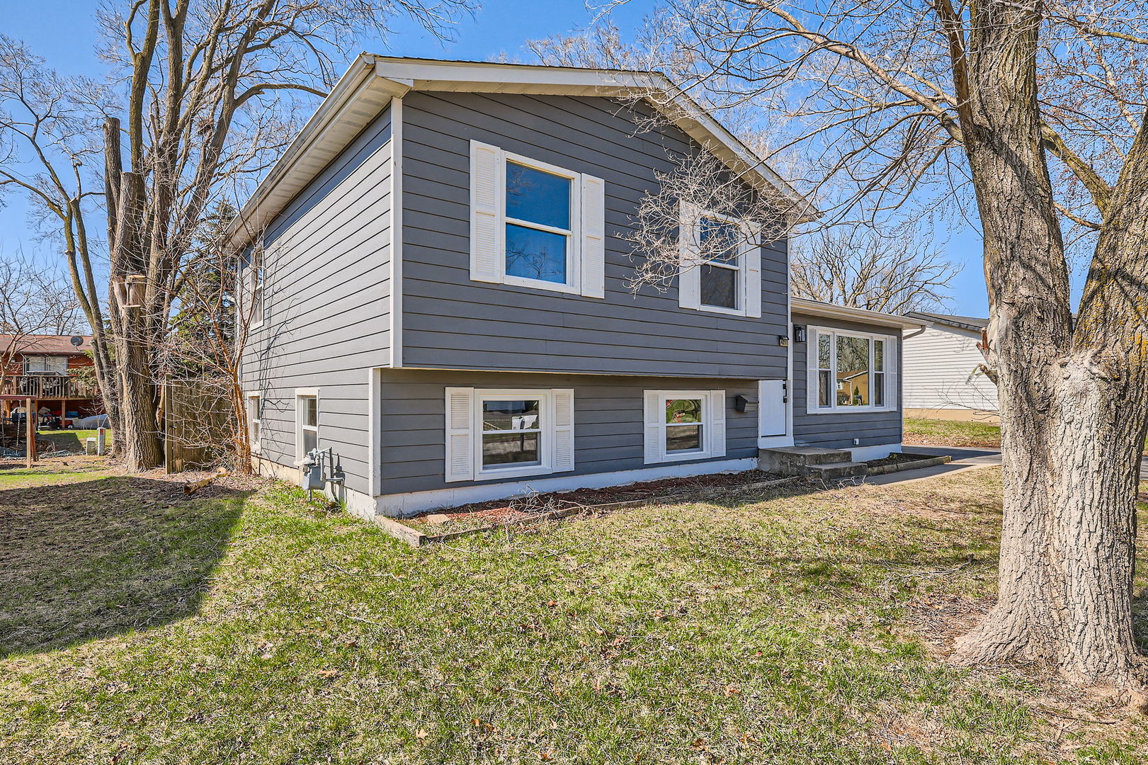 4211 Gregory Drive, Zion, IL 60099