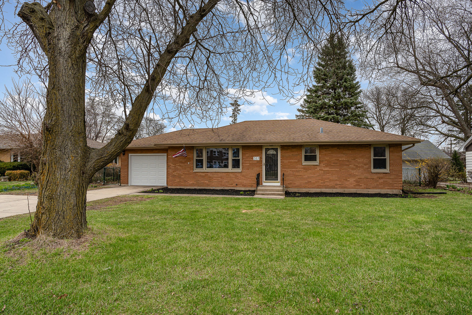 511 N Mclean Boulevard, Elgin, IL 60123