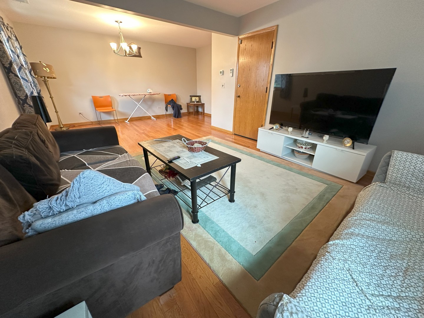 6520 W Gunnison Street, Harwood Heights, IL 60706