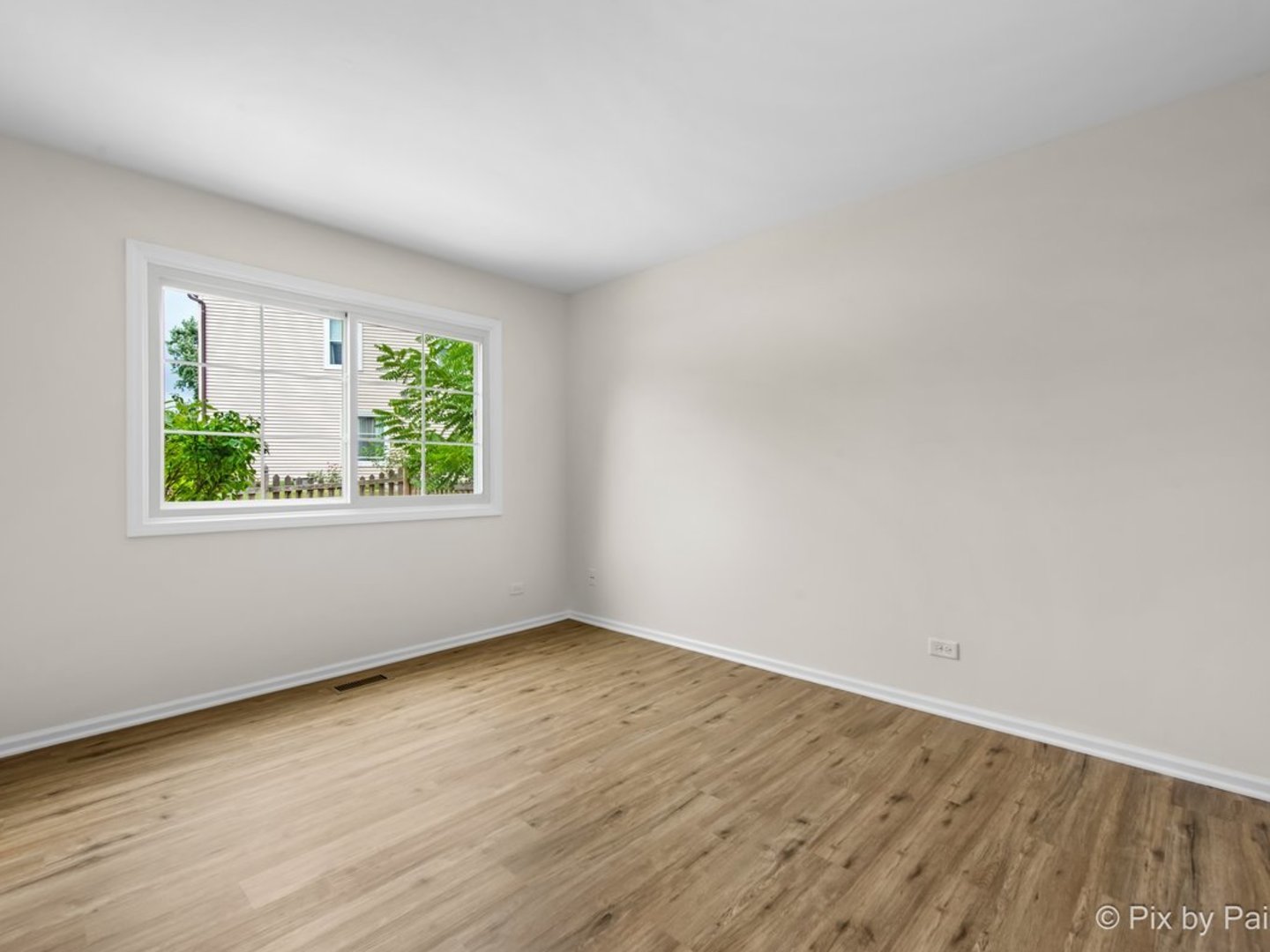 2460 Concord Drive, Woodridge, IL 60517